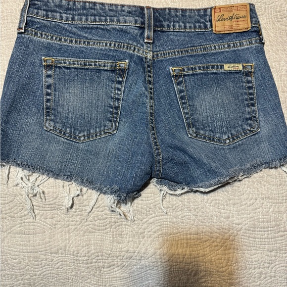 Levi Shorts size 4 - Picture 2 of 2